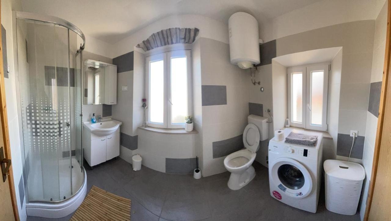 Amani Modern Apartment Lumbarda Dış mekan fotoğraf