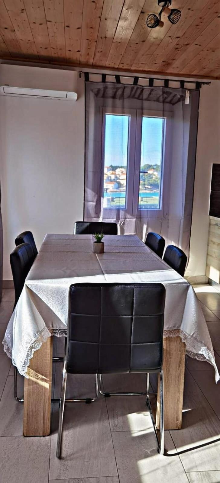 Amani Modern Apartment Lumbarda Dış mekan fotoğraf